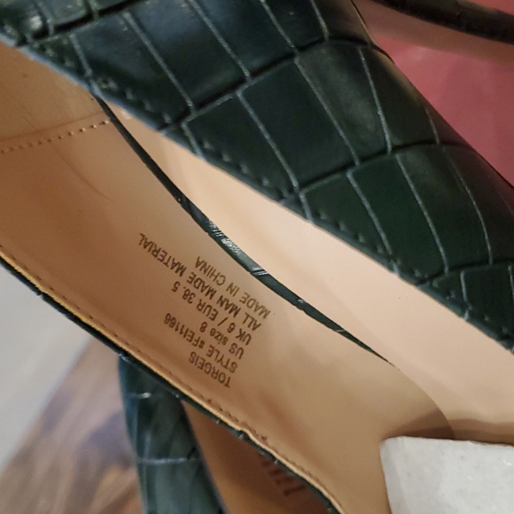 Brand New Never Worn Torgeis Daisy Pumps Dark Green Size 8 - Picture 7 of 14